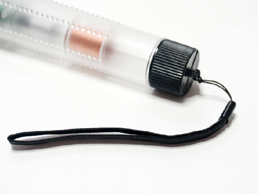 Cor branca transparente recarregável de agitação da lanterna elétrica do diodo emissor de luz da emergência da mão impermeável