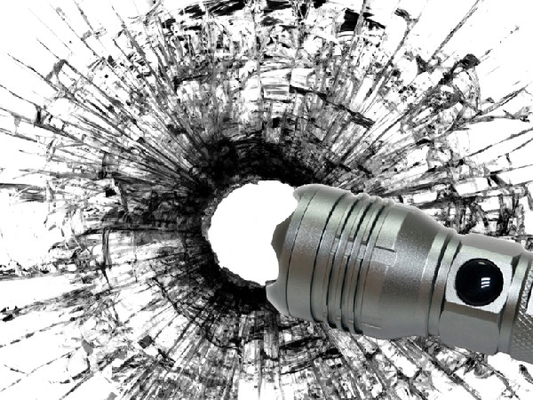 Lanterna elétrica recarregável 4W brilhante super do diodo emissor de luz da emergência da tomada do carro potência de saída