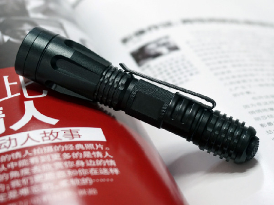 O agregado familiar IPX7 Waterproof o interruptor de tecla tático conduzido Cree da lanterna elétrica