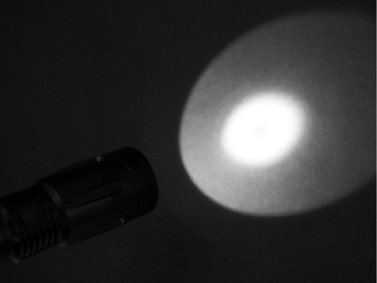 Material Aero da liga de alumínio da categoria do diodo emissor de luz A7075 do CREE das lanternas elétricas do agente da polícia da autodefesa