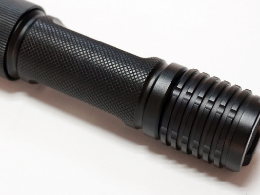 IPX7 Waterproof a lanterna elétrica conduzida com a bateria recarregável 6W potência de saída