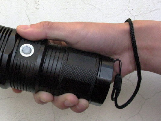 A lanterna elétrica recarregável 3000lm da segurança do diodo emissor de luz do dissipador de calor Waterproof o poder 30W