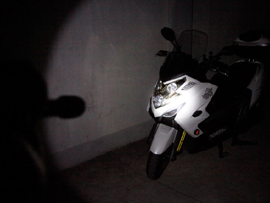 28 temperatura de cor da lanterna elétrica 6400K do diodo emissor de luz Keychain dos lúmens para a emergência